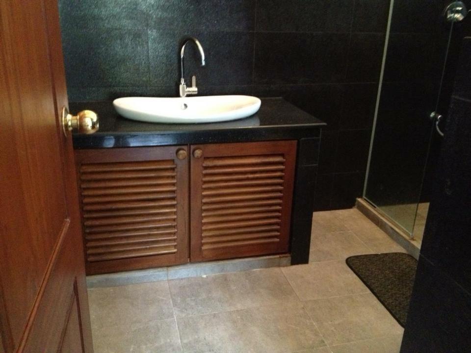 Battaramulla Boutique Villa 斯里贾亚瓦德纳普拉科特 外观 照片